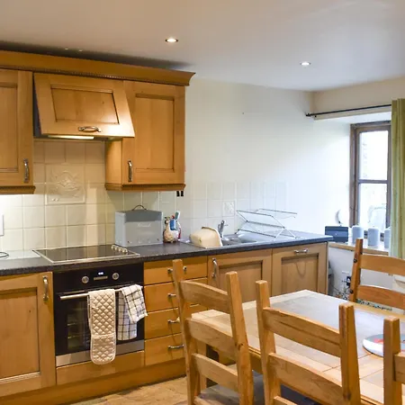 Oaktree Cottage-uk42227 * Low Borrowbridge